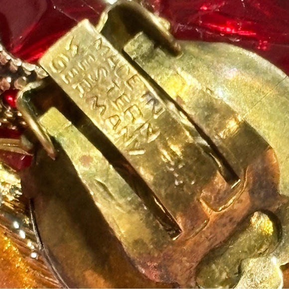 Western Germany vintage acrylic and enamel clip on earrings - Picture 6 of 7